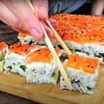 Sushi‑tortas „Filadelfija“ – sluoksniuotas variantas su lašiša ir kreminiu sūriu