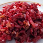 Burokėlių salotos, konkuruojančios su vynigretu — skanios, traškios ir sveikos (paruošiamos per 5 min)