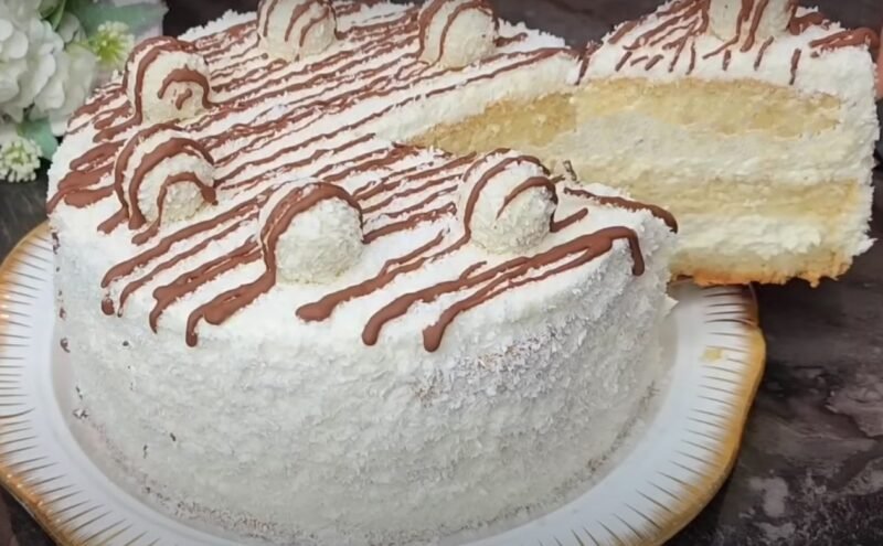 Rafaello tortas — lengvas šventinis kokosinis desertas (receptas iš Italijos)