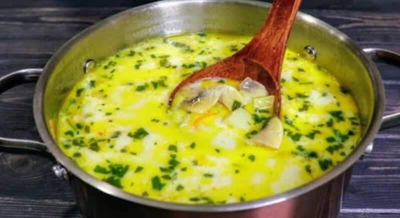 Paprasta grybų sriuba be mėsos iš kelių ingredientų