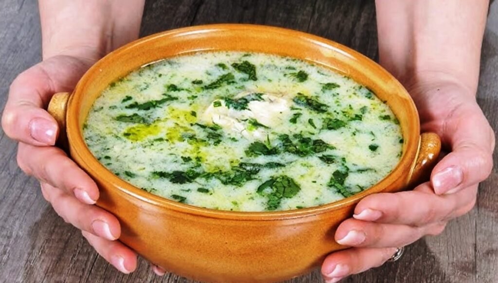 Skaniausia gruzinų vištienos sriuba — soti, sodri sultinys