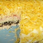 „Ptička“ – ryškios šventinės salotos su vištiena ir šampinjonais