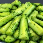 Nereikia laukti savaitės: traškūs agurkai su krapais citrininiame marinate per 3 val.