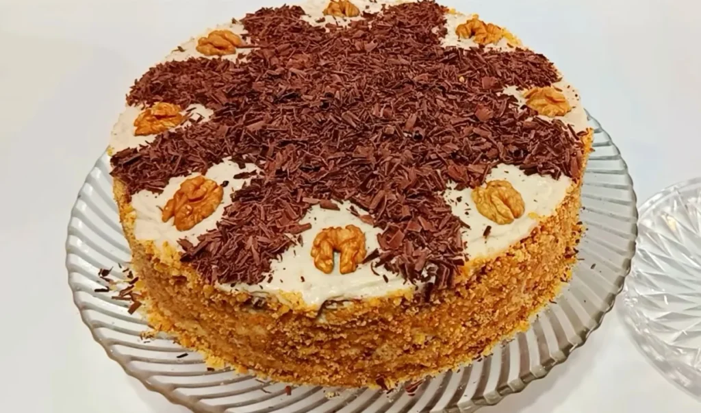 Tortas „Vostorg“ — lengvas šventinis desertas be sviesto iš paprastų ingredientų