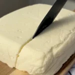 Obuolių pastila be cukraus: plakant tyrę mikseriu gaunamas tirpstantis desertas