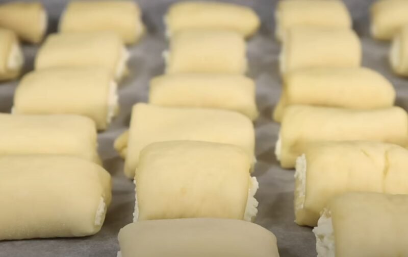 Visada minkšti mini varškės pyragėliai iš mielinės tešlos