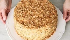 Napoleonas, kokio dar nesate ragavę: paprasti ingredientai virsta rafinuotu restorano desertu
