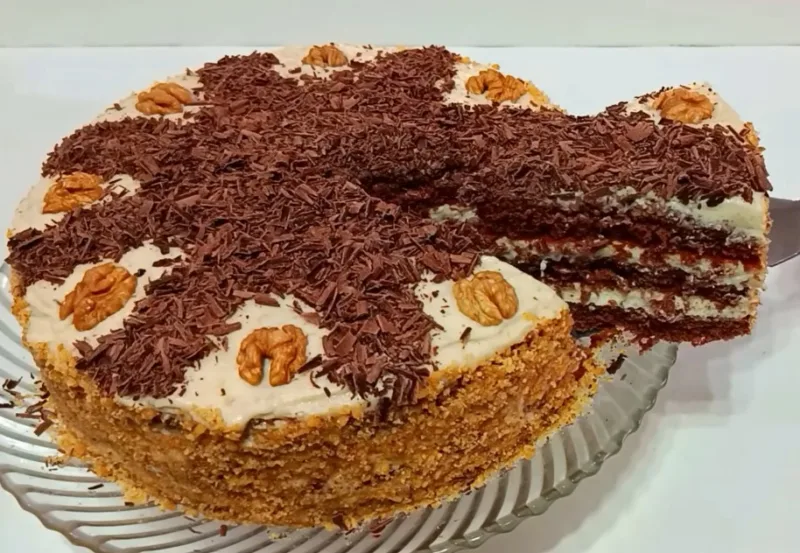 Tortas „Vostorg“ — lengvas šventinis desertas be sviesto iš paprastų ingredientų