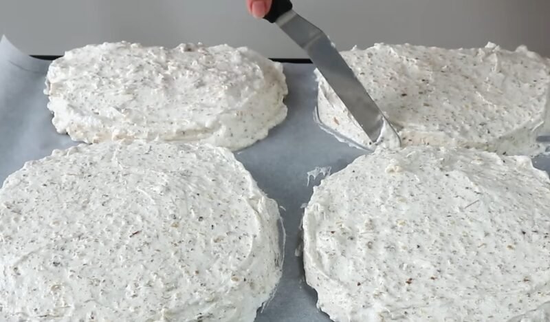 Skanesnis už daugelį žinomų desertų: be miltų riešutų tortas — paprastas ir biudžetinis receptas