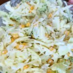 Salotos „Neužmirštuolė“ su kopūstais, obuoliais ir kukurūza