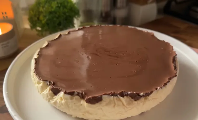 Baltyminis kokosinis desertas iš 6 baltymų — apie 122 kcal/100 g, tirpsta burnoje