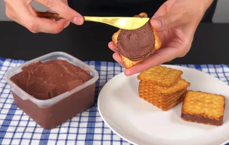 Natūrali šokoladinė obuolių pasta be krakmolo — naminė alternatyva vaikams