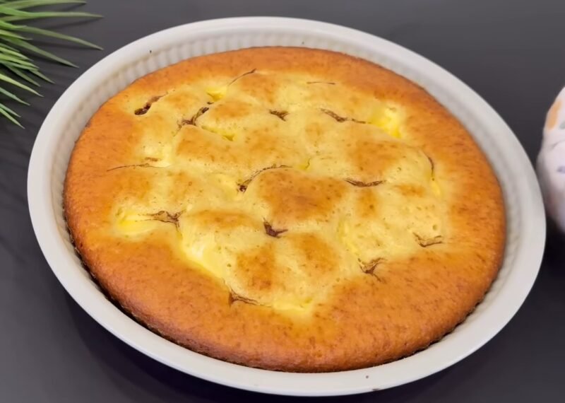 Rafinuotas tortas su dvigubu kremu — puikus pasirinkimas pusryčiams arba vakarienei