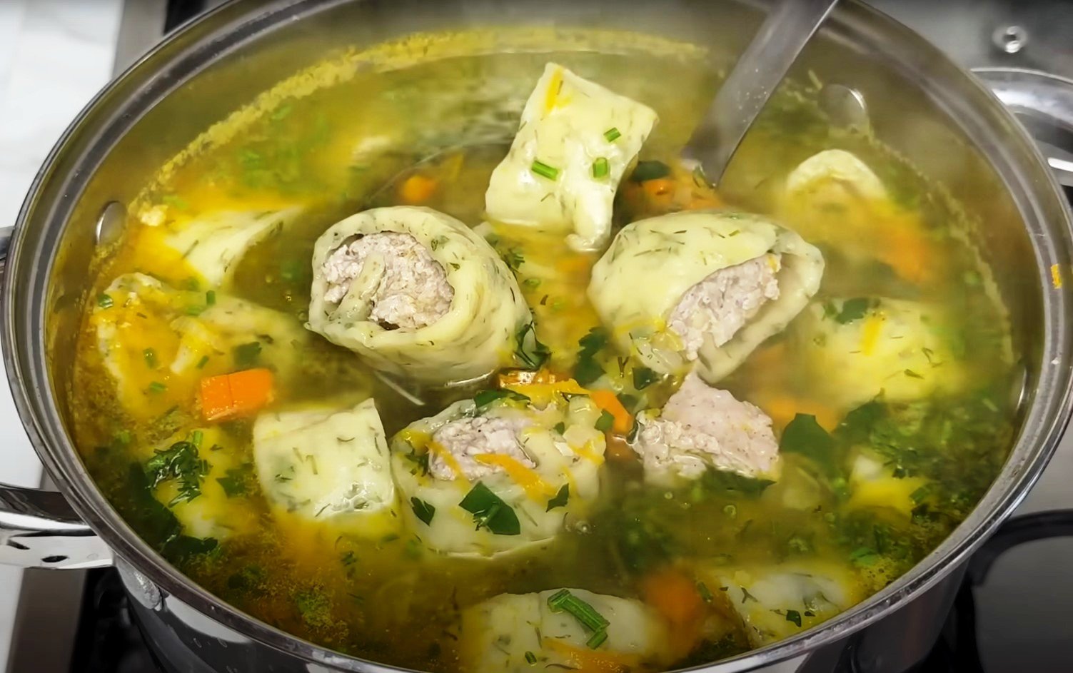 Vokiška sriuba su faršu — sotus patiekalas iš paprastų produktų