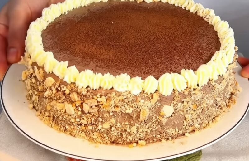 Legendinis „Kijevo“ tortas: kaip pasiekti idealią traškią struktūrą ir švelnų skonį