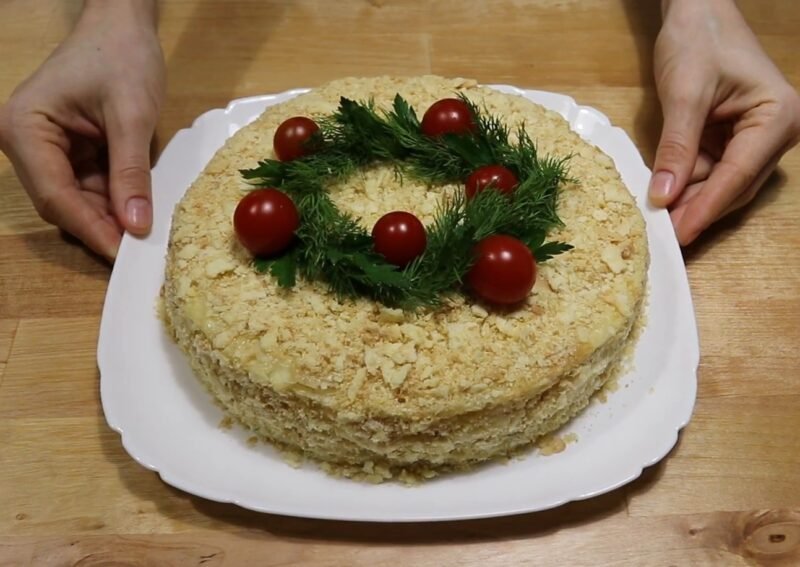Užkandinis tortas‑salotos „Napoleonas“ šventiniam stalui