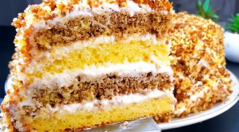 Paprastas kefyro tortas „3 stiklinės“ – kepamas be svarstyklių