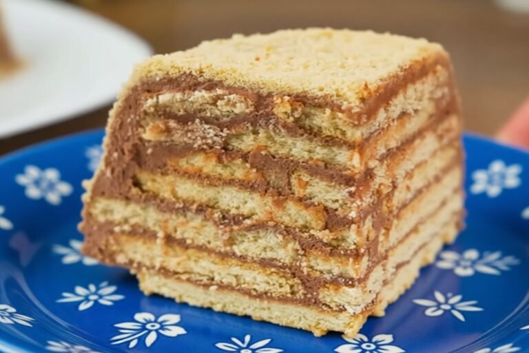 Gelbstintis receptas tinginiams ir užsiėmusiems: neįtikėtinai skanus tortas per 10 minučių be viryklės ir orkaitės