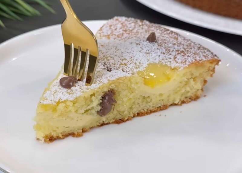Rafinuotas tortas su dvigubu kremu — puikus pasirinkimas pusryčiams arba vakarienei