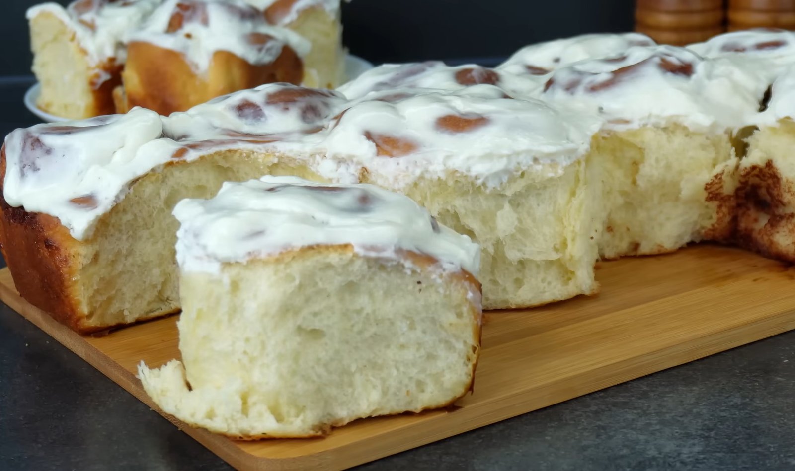 Klasikinės cinamono bandelės — kvapnios ir minkštos