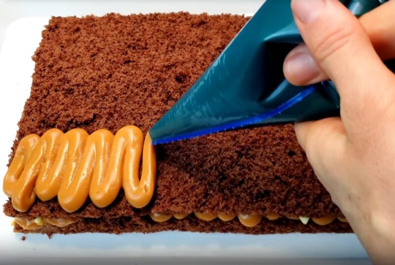 Naminis šokoladinis tortas „Mars“ už simbolinę kainą — be grietinėlės, puikus desertas bet kokiai šventei