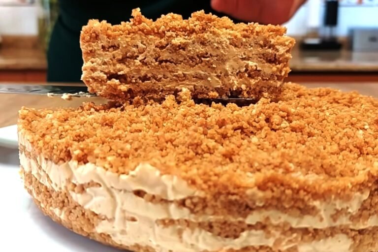 Greitas keptuvėje gaminamas tortas per 15 minučių — be orkaitės, iš minimalaus ingredientų kiekio